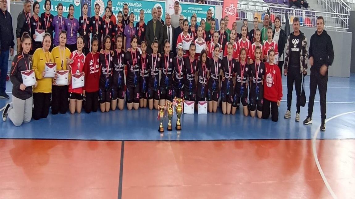Kızlar Hentbol Takımımız Afyonkarahisar'da Düzenlenen Finalde Türkiye 4.'sü Oldu